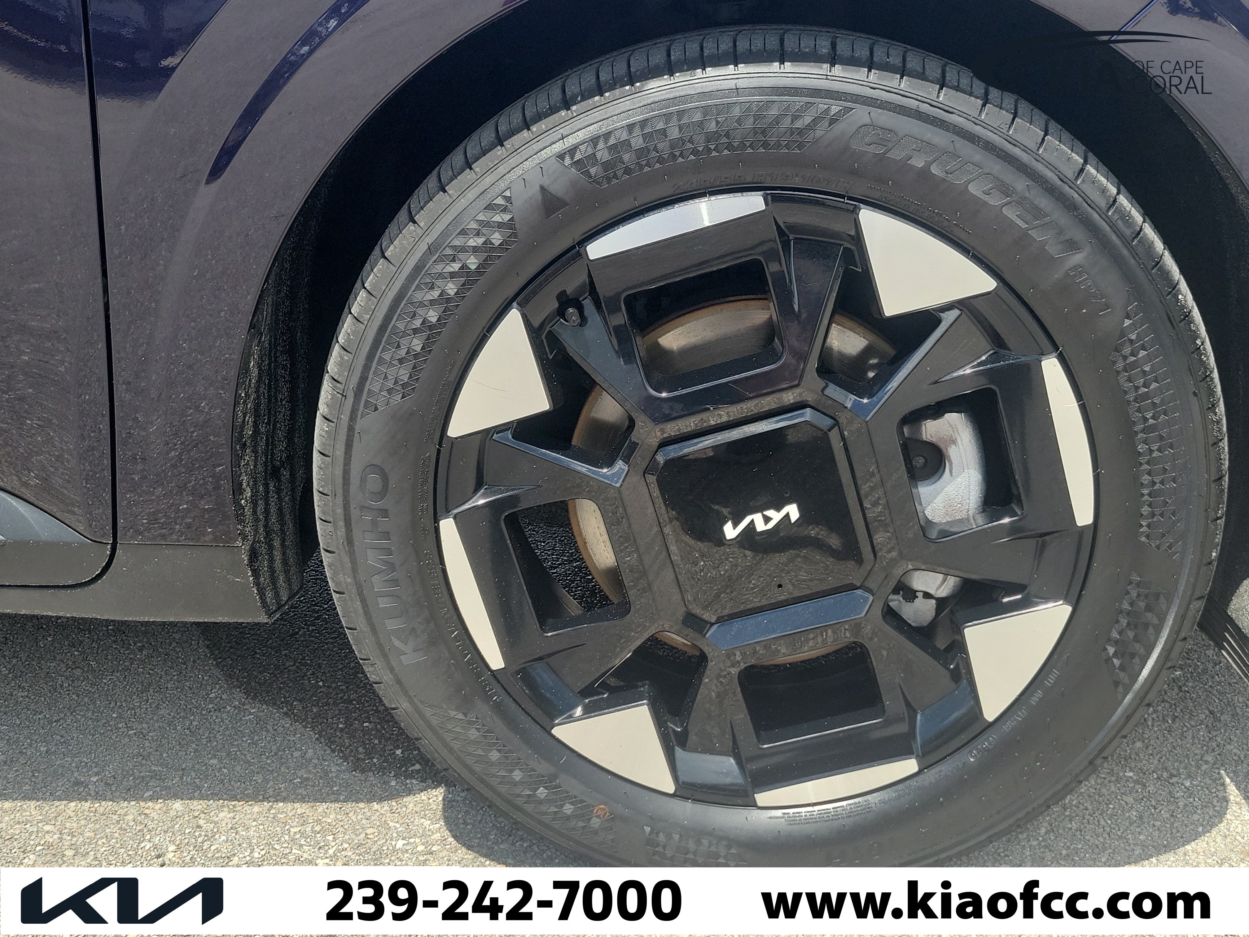 Certified 2025 Kia Carnival EX FWD image 9