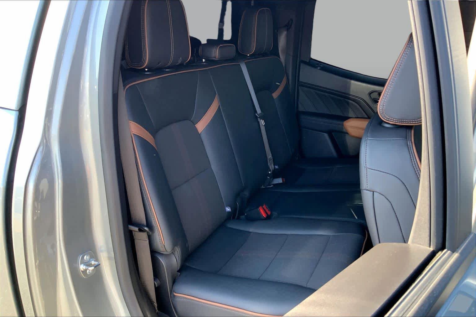 Used 2024 GMC Canyon AT4 w/ Canyon Safety Plus Package AWD/4WD image 33