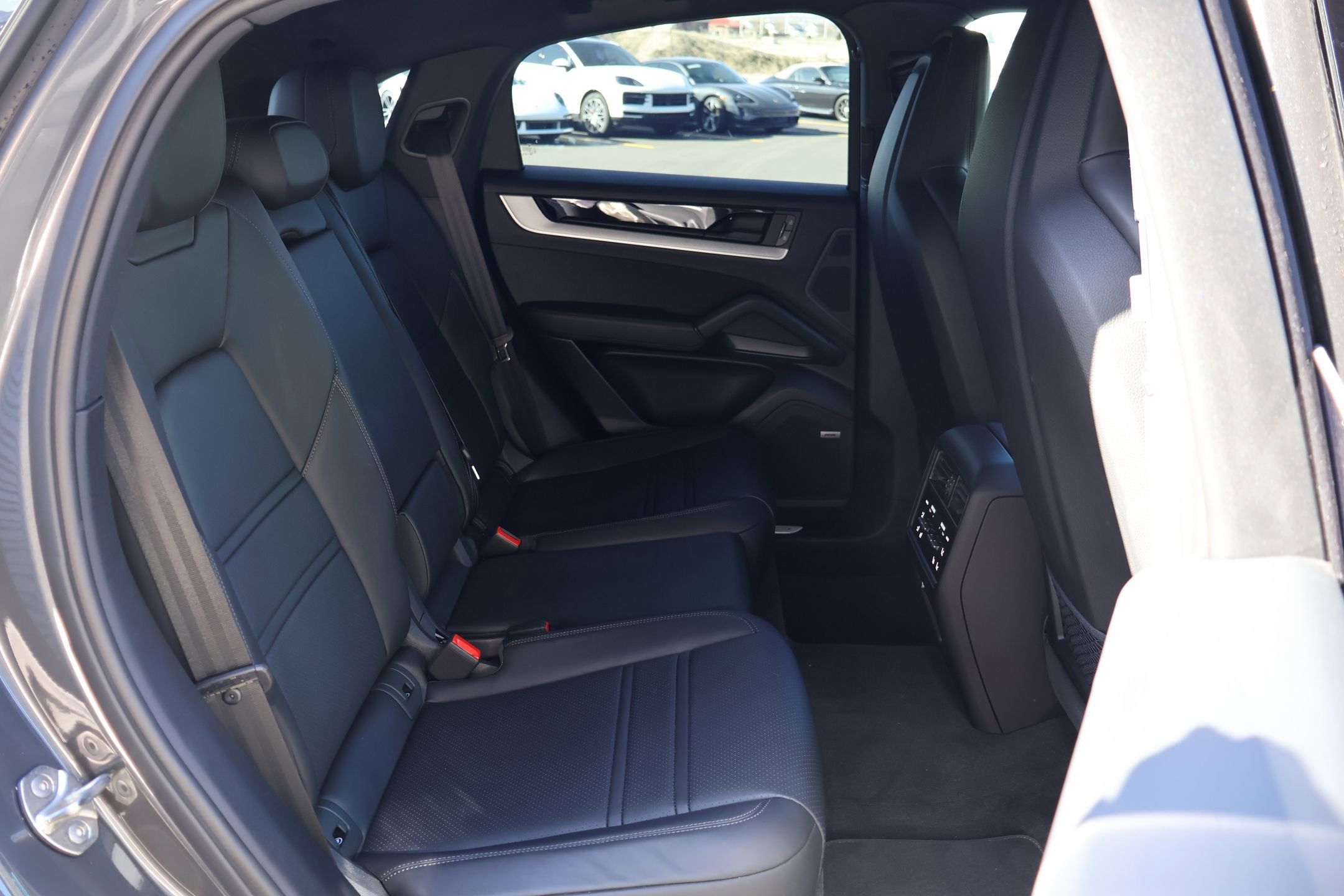 Certified 2024 Porsche Cayenne image 26