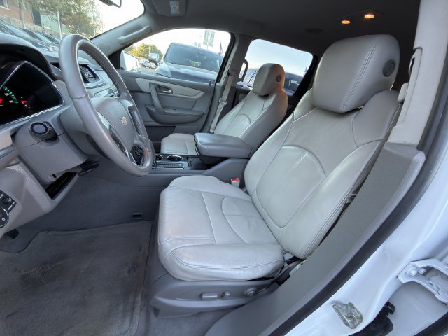 Used 2017 Chevrolet Traverse LT FWD image 26