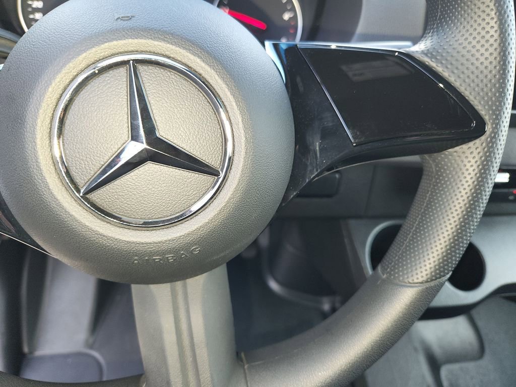 Used 2025 Mercedes-Benz Sprinter 2500 image 25
