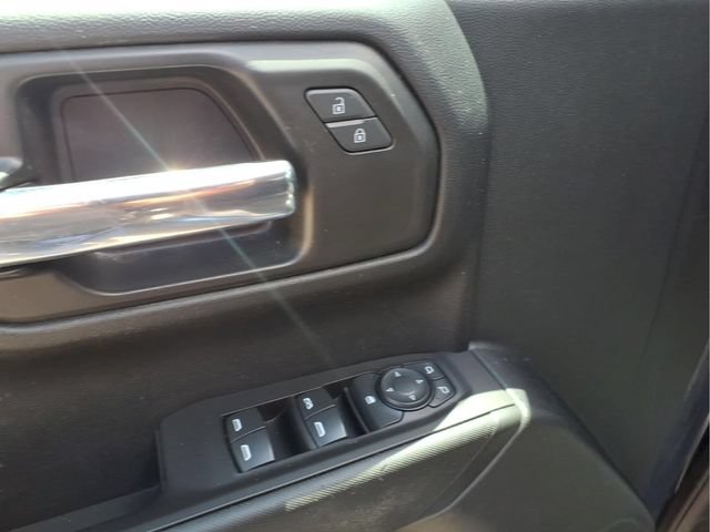 Used 2020 Chevrolet Silverado 1500 Custom w/ Custom Value Package AWD/4WD image 14