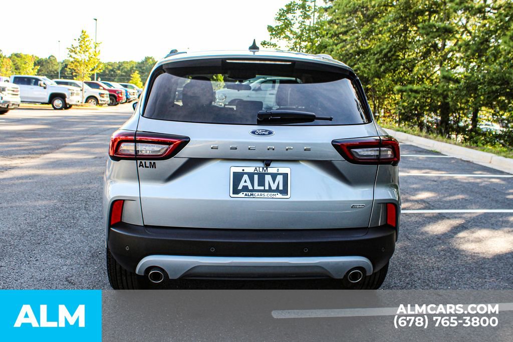 Used 2023 Ford Escape SE image 11