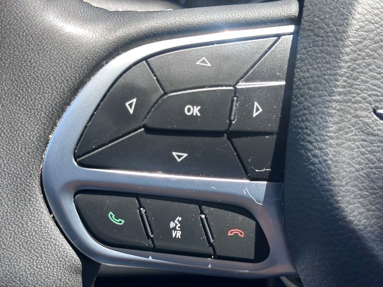 Used 2024 Chrysler Pacifica Touring-L FWD image 27