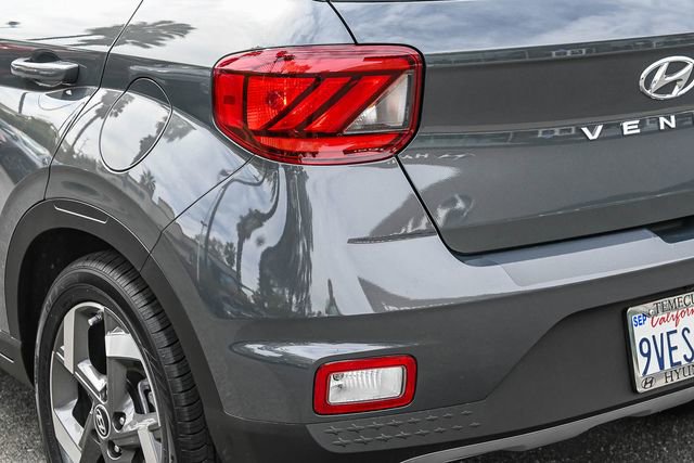 Certified 2025 Hyundai Venue SEL image 8