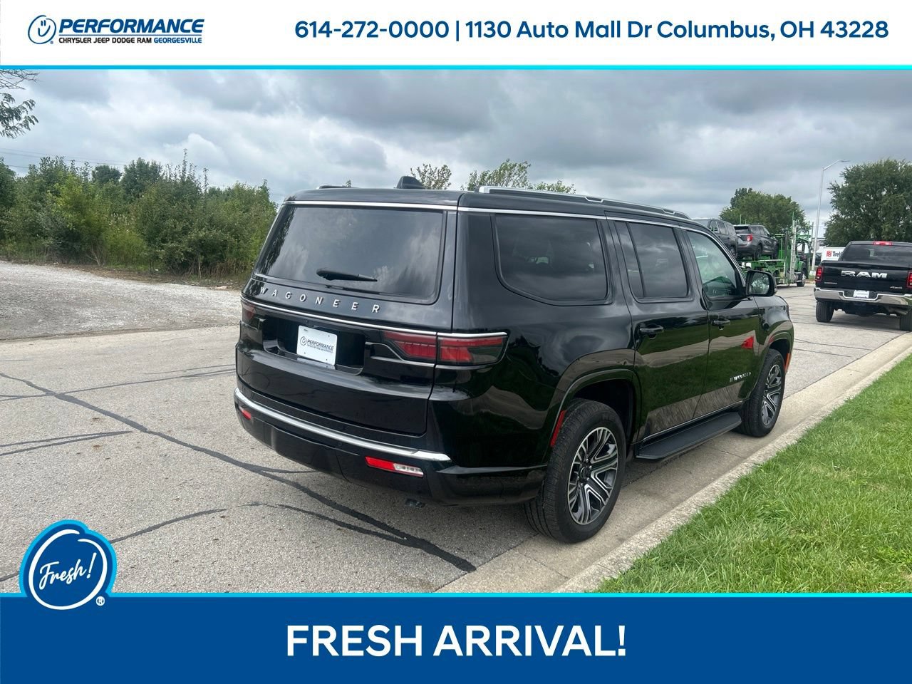 Used 2025 Jeep Wagoneer 4WD image 4