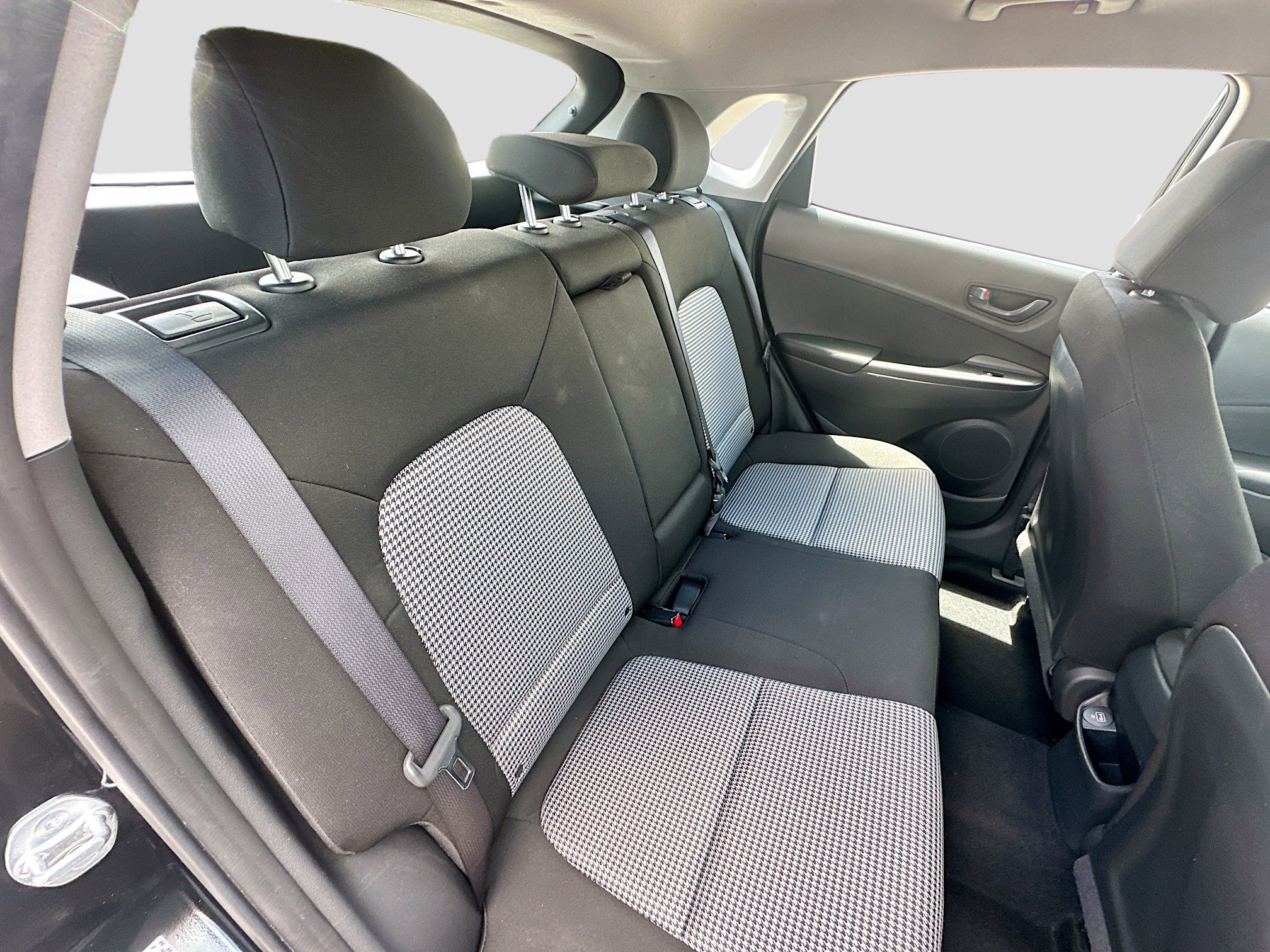 Used 2023 Hyundai Kona SE image 27