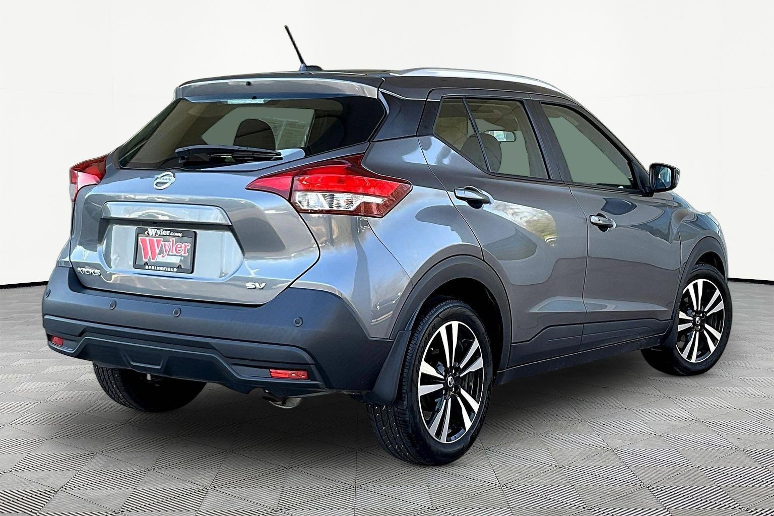 Used 2020 Nissan Kicks SV image 6