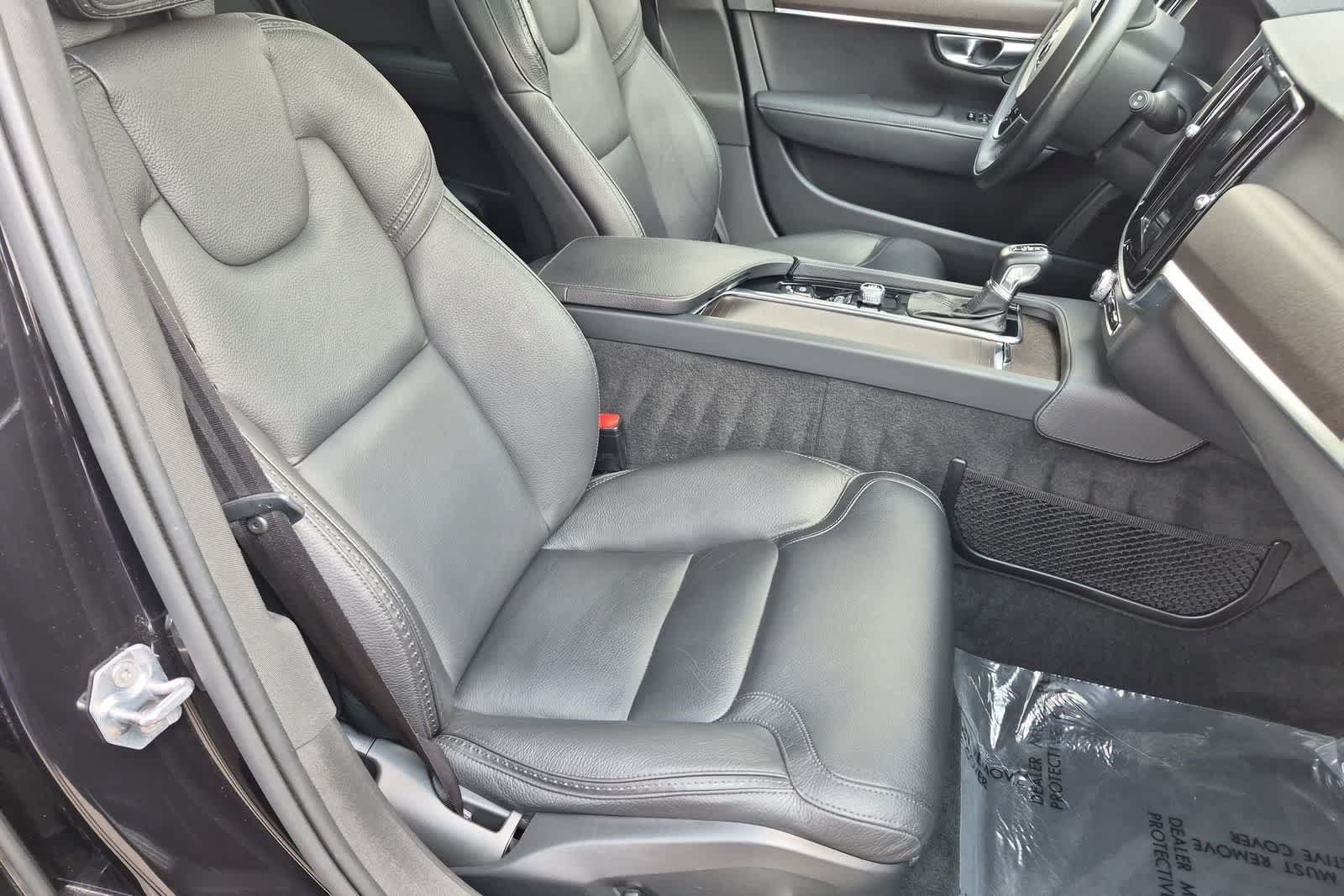 Used 2019 Volvo V90 T6 Cross Country AWD/4WD image 22