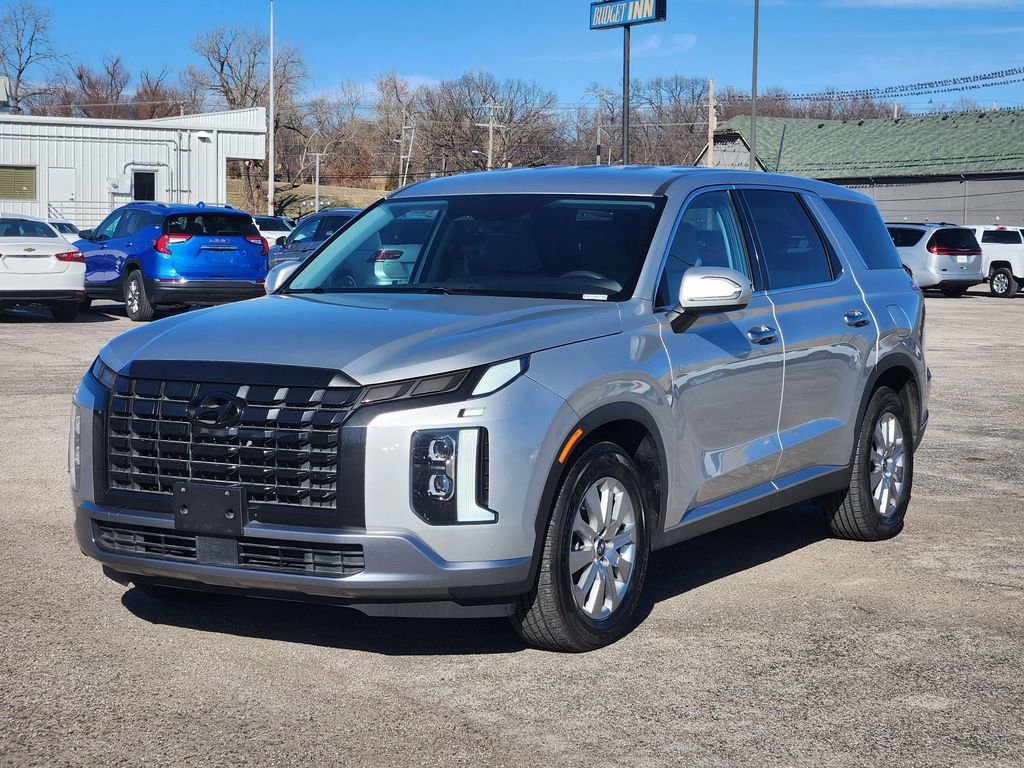 Used 2024 Hyundai Palisade SE image 3