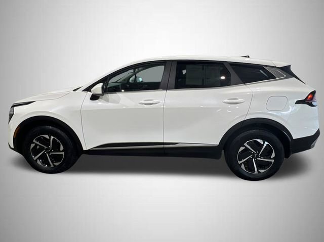 Used 2023 Kia Sportage LX image 6