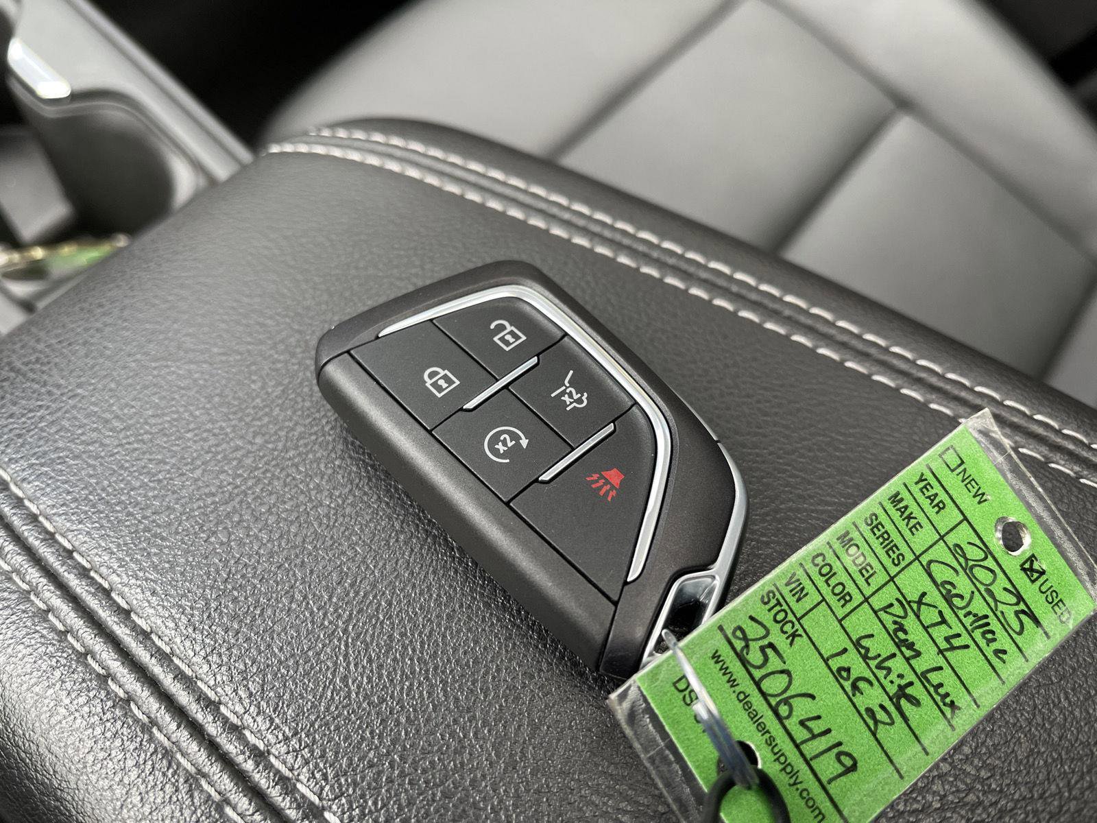 Used 2025 Cadillac XT4 Premium Luxury AWD/4WD image 46