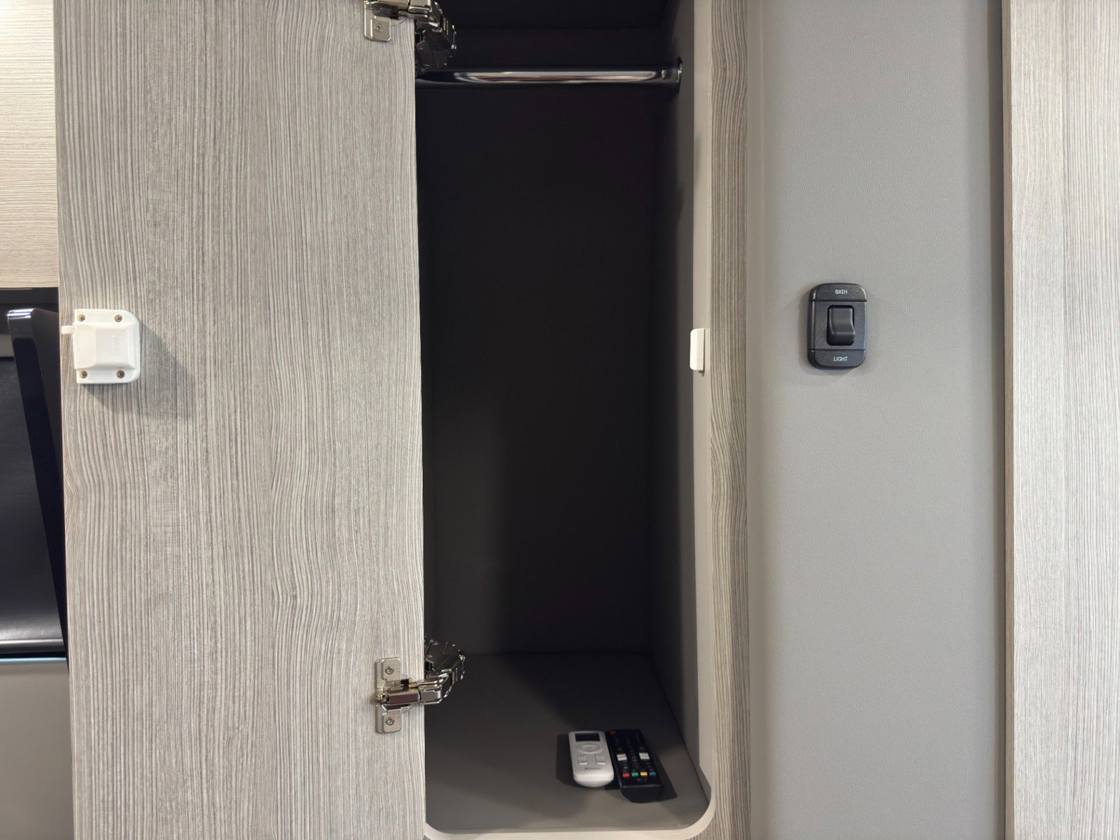 Used 2023 Mercedes-Benz Sprinter 3500 w/ Parking Package image 60