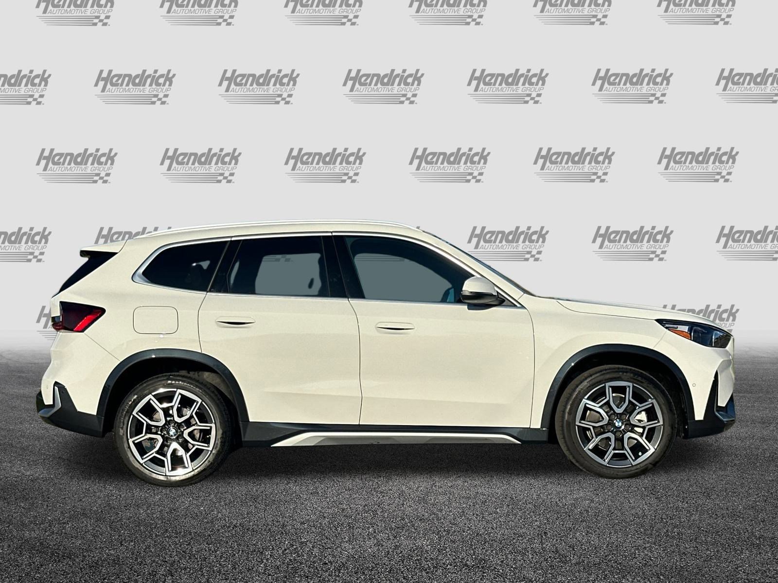 Used 2025 BMW X1 xDrive28i w/ Convenience Package image 3