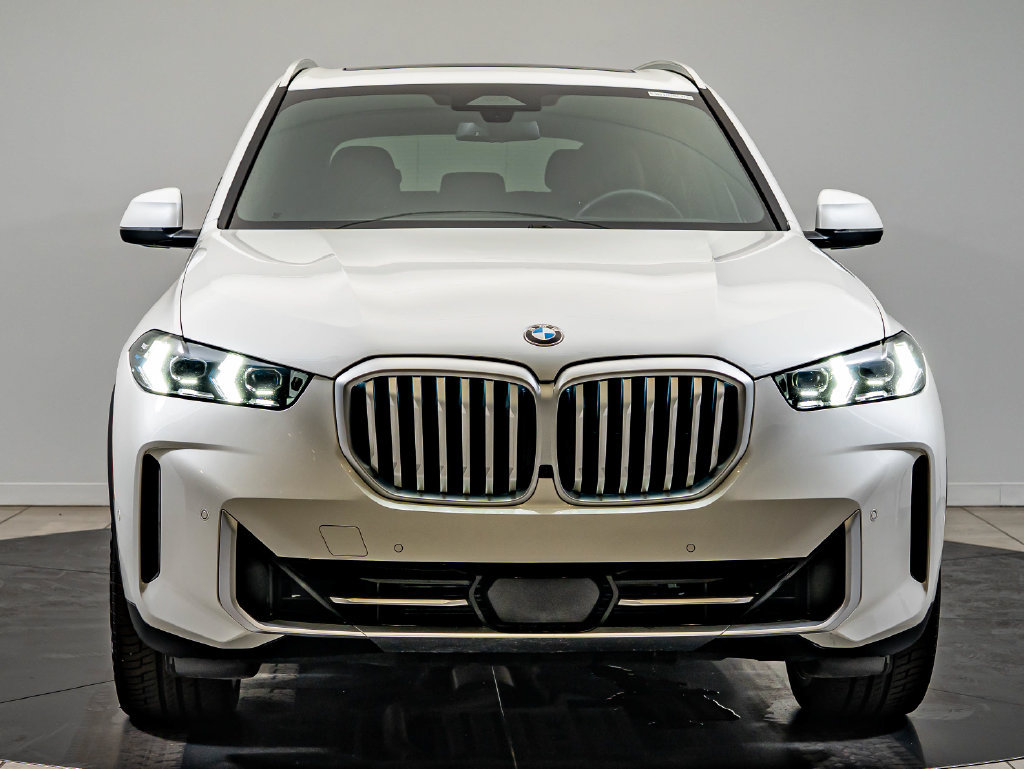 Used 2024 BMW X5 xDrive40i w/ Premium Package AWD/4WD image 2