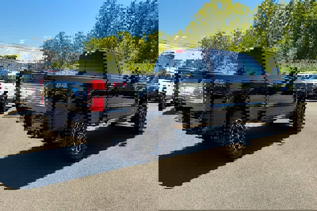 Used 2024 Ford F250 Platinum image 3