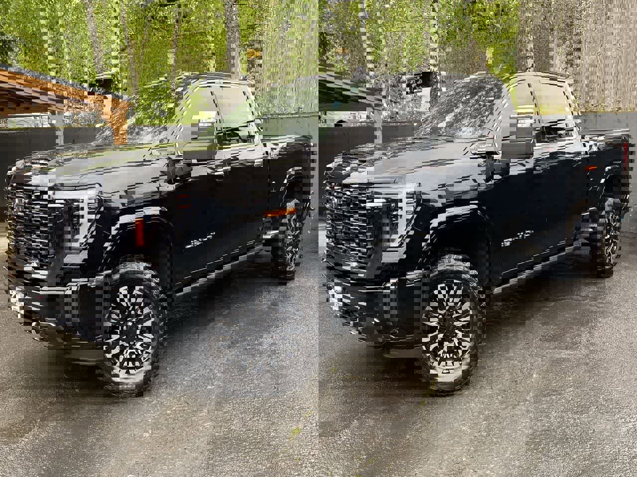 Used 2024 GMC Sierra 3500 Denali Ultimate AWD/4WD image 1