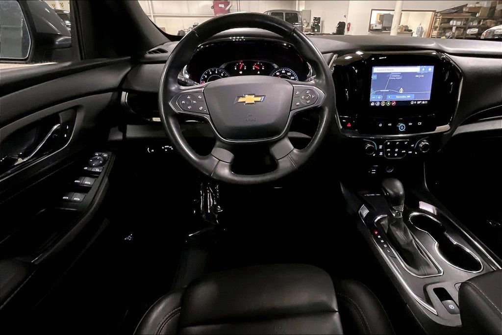 Used 2023 Chevrolet Traverse LT w/ LT Premium Package image 5