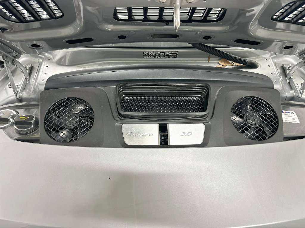 Certified 2018 Porsche 911 Carrera RWD image 29
