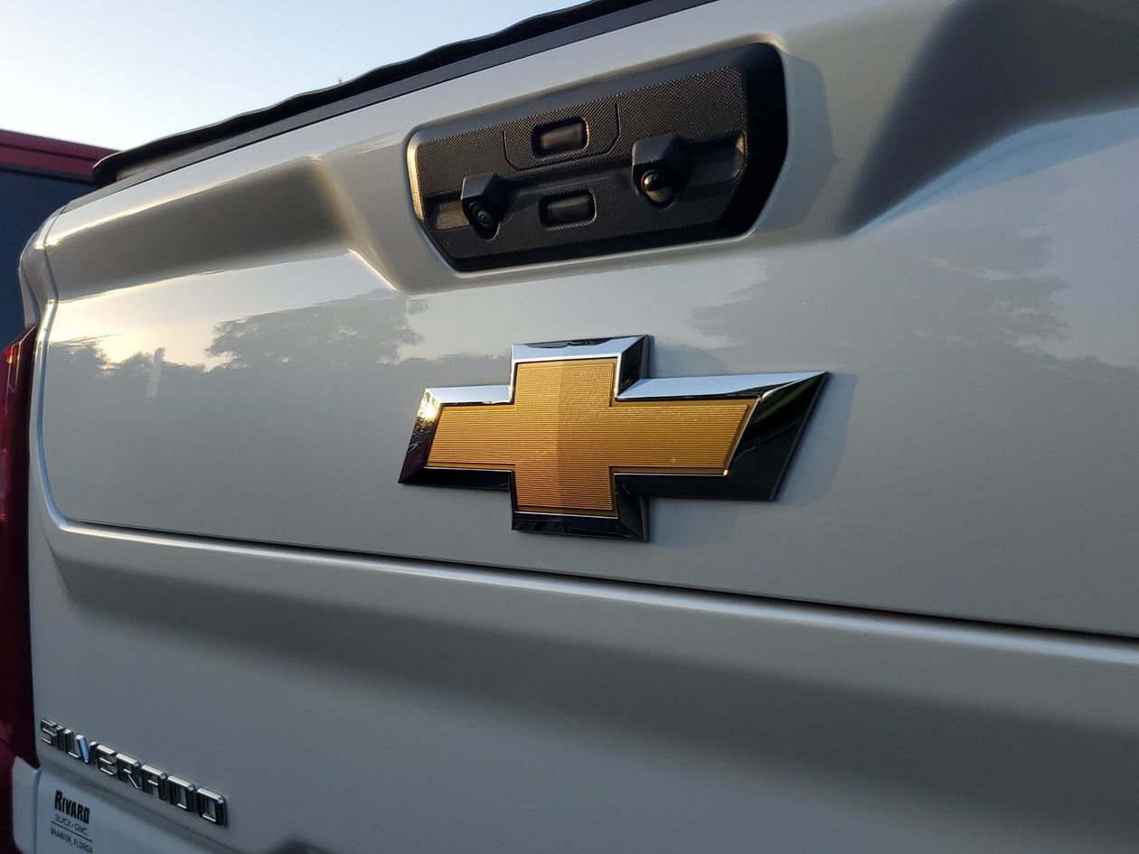 Used 2025 Chevrolet Silverado 3500 High Country w/ High Country Premium Package AWD/4WD image 6