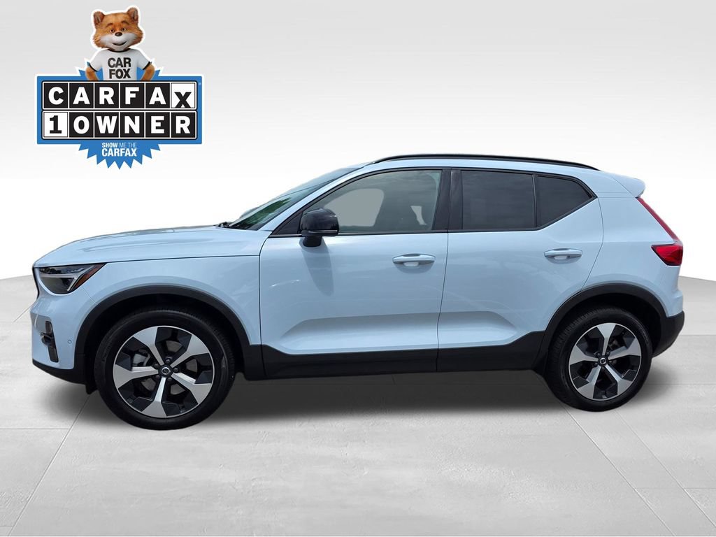 Used 2026 Volvo XC40 B5 Plus AWD/4WD image 3