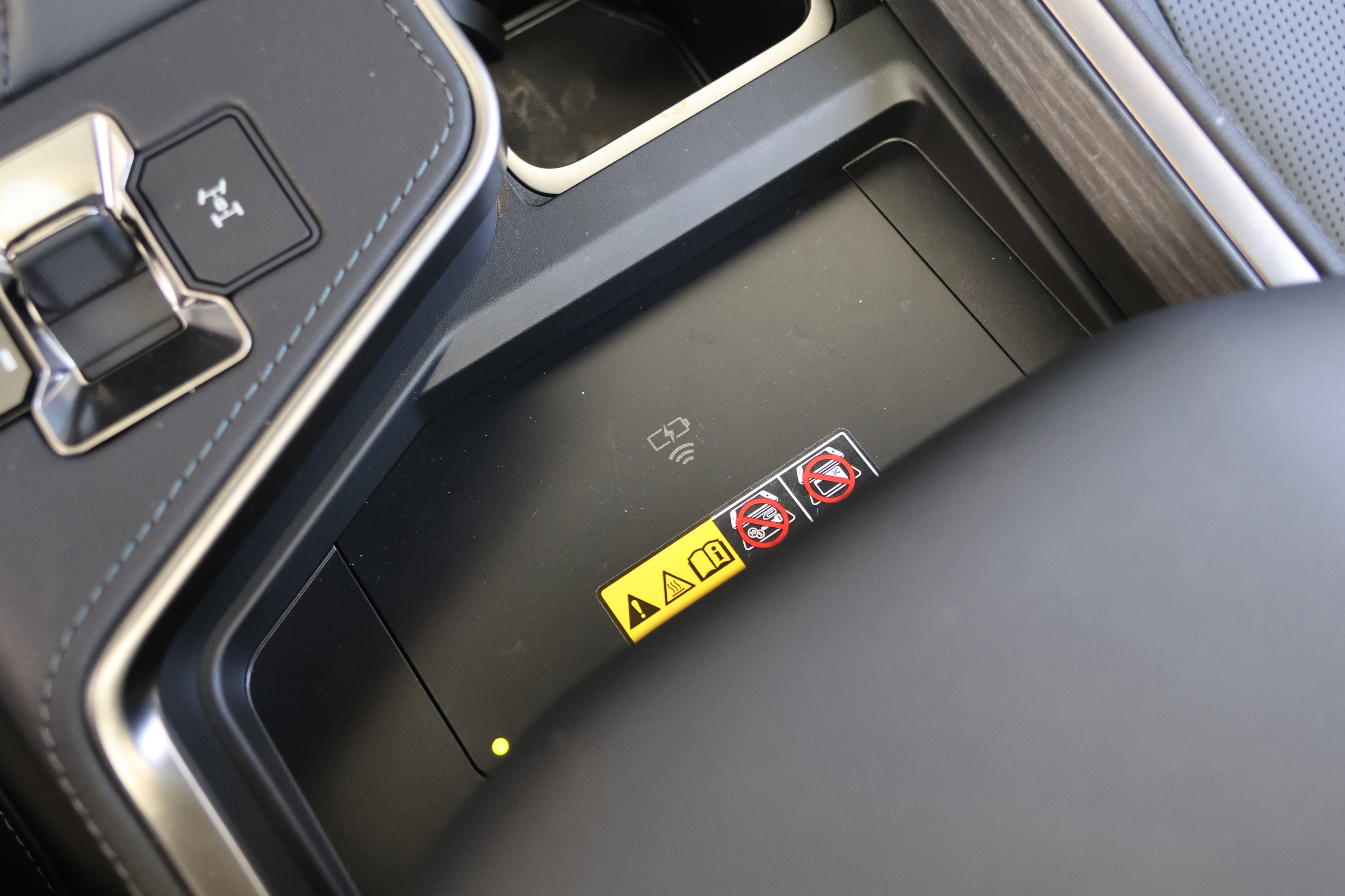 Used 2025 Lexus GX 550 w/ Accessory Package (2T) image 33