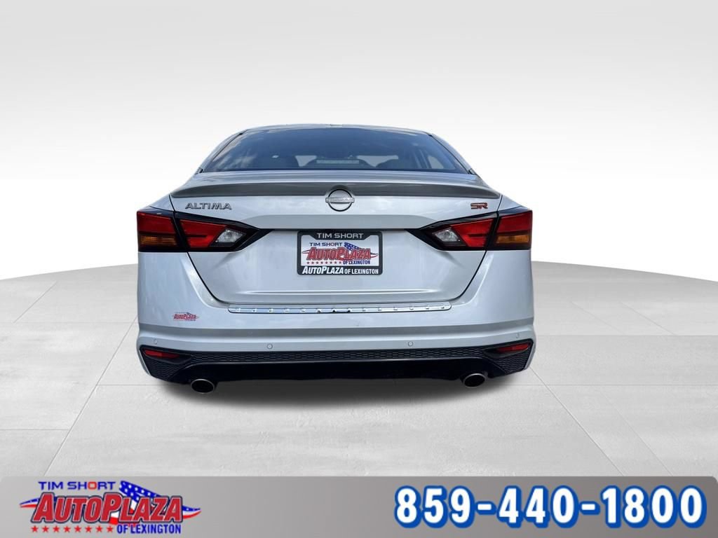Used 2023 Nissan Altima 2.5 SR FWD image 11