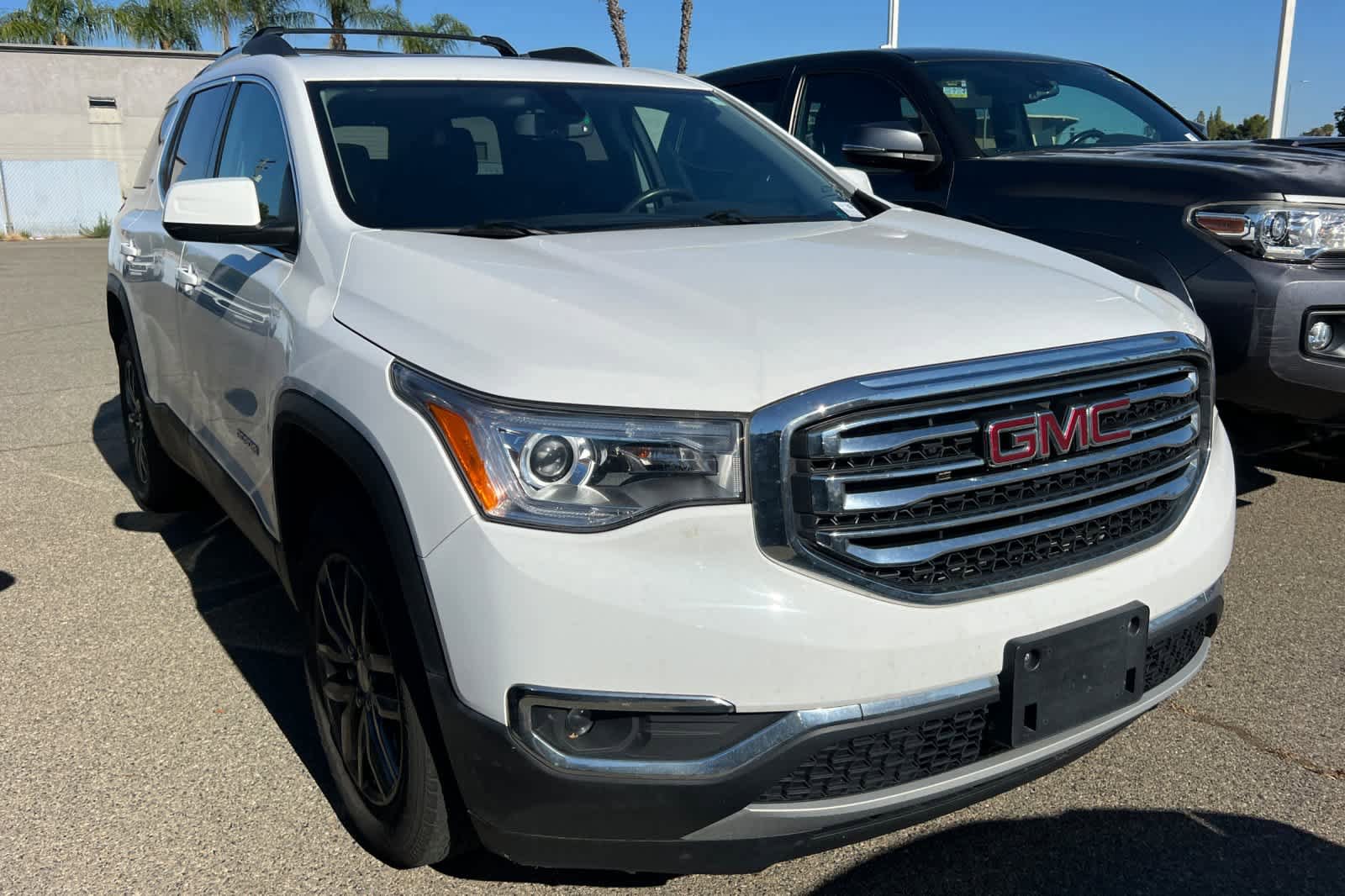 Used 2019 GMC Acadia SLT AWD/4WD image 3