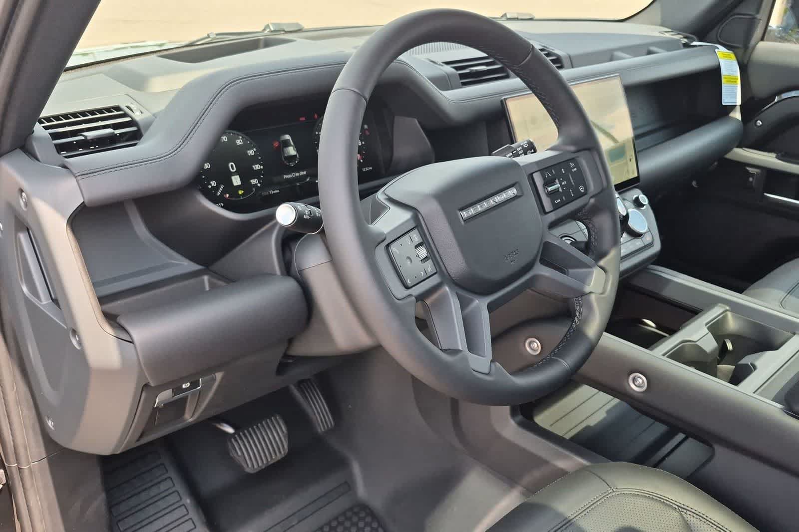 New 2026 Land Rover Defender 110 X-Dynamic SE AWD/4WD image 2