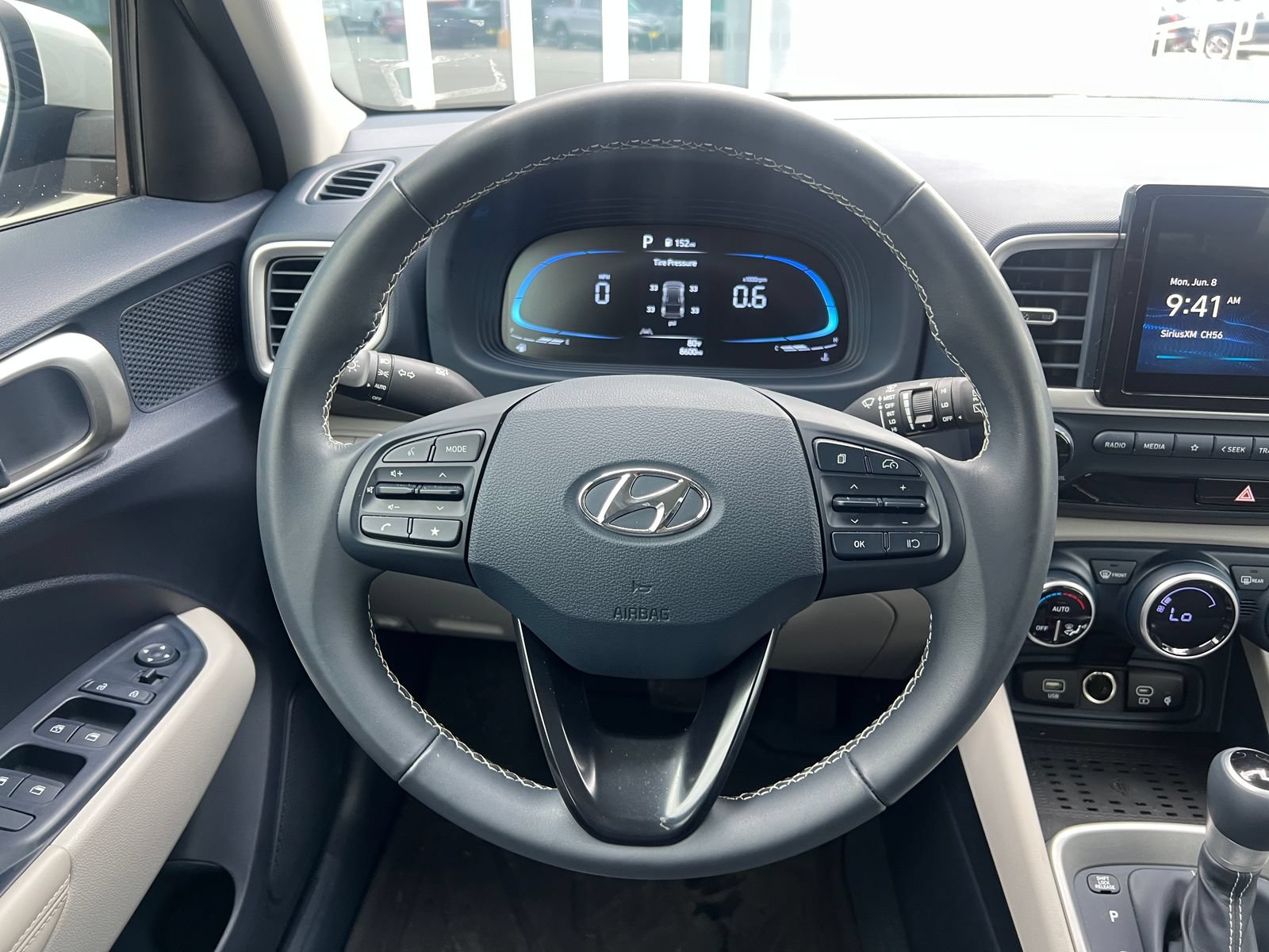 Used 2025 Hyundai Venue Limited FWD image 22