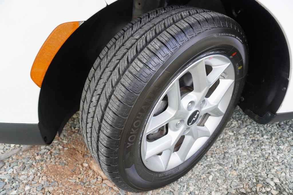 Used 2022 Kia Soul LX w/ Technology Package FWD image 17