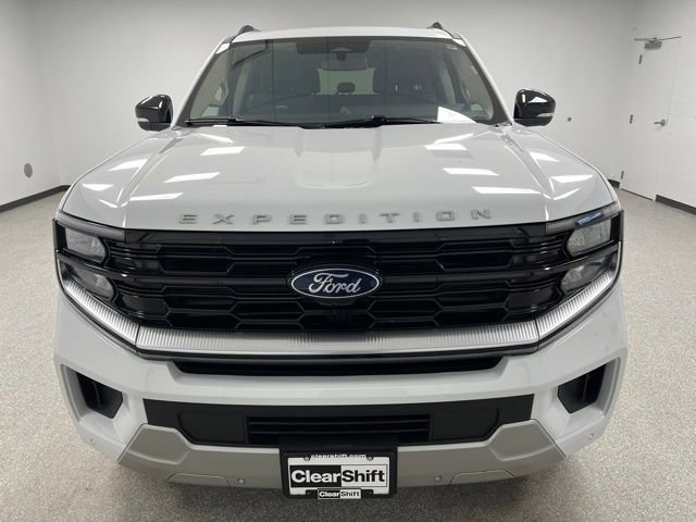 Used 2025 Ford Expedition Max Platinum AWD/4WD image 3