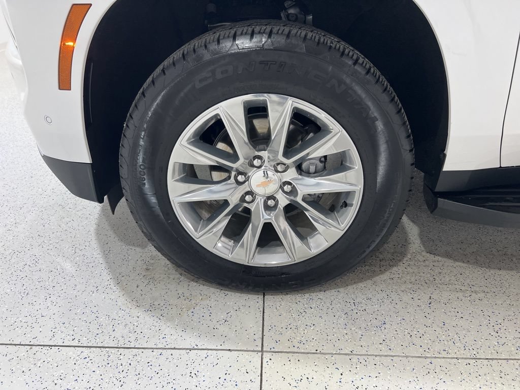 New 2025 Chevrolet Suburban Premier AWD/4WD image 31