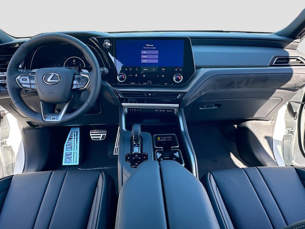 New 2026 Lexus TX 500h AWD image 3