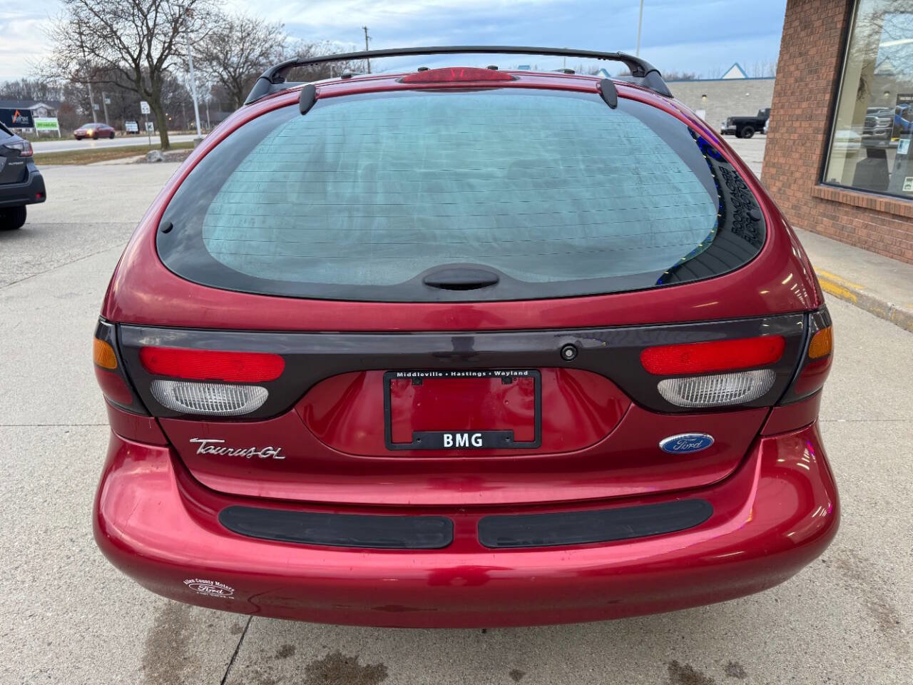 Used 1997 Ford Taurus GL image 4