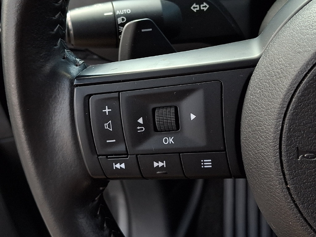 Used 2025 Nissan Pathfinder SV AWD/4WD image 20