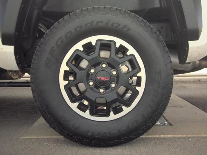 Used 2025 Toyota Tacoma TRD Off-Road image 14