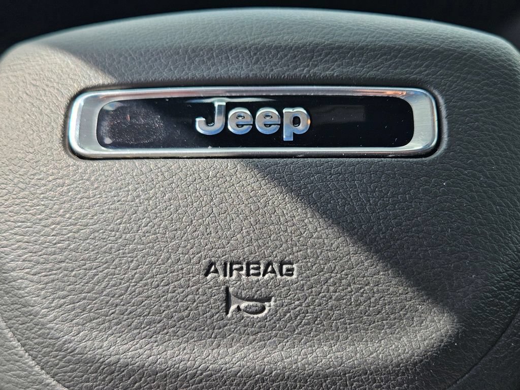 Used 2025 Jeep Compass Trailhawk w/ Trailer Tow Group AWD/4WD image 28