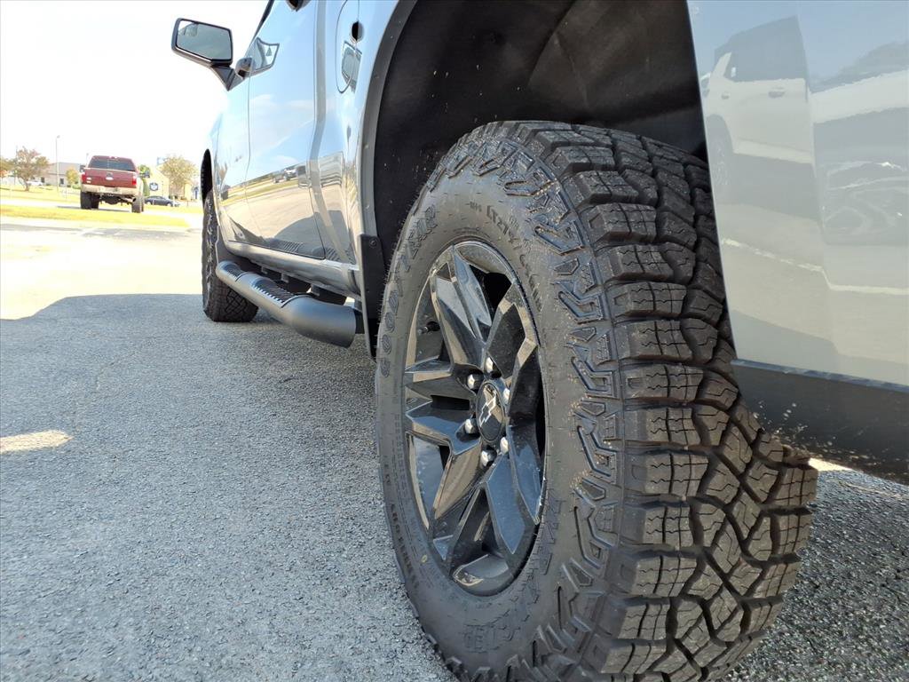 New 2026 Chevrolet Silverado 1500 Custom Trail Boss w/ Dark Appearance Package image 12