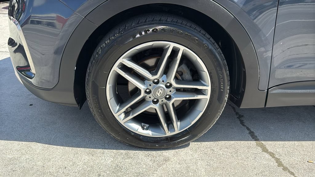 Used 2018 Hyundai Santa Fe FWD image 19