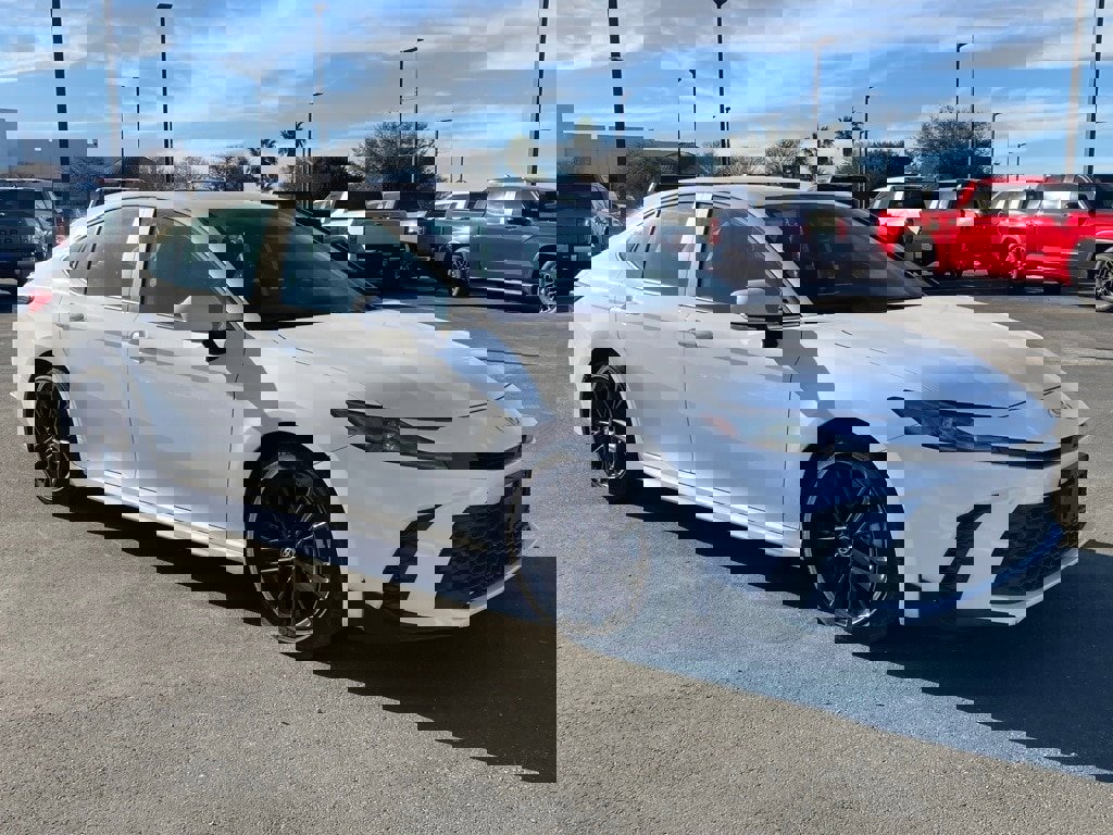 Certified 2025 Toyota Camry SE image 3