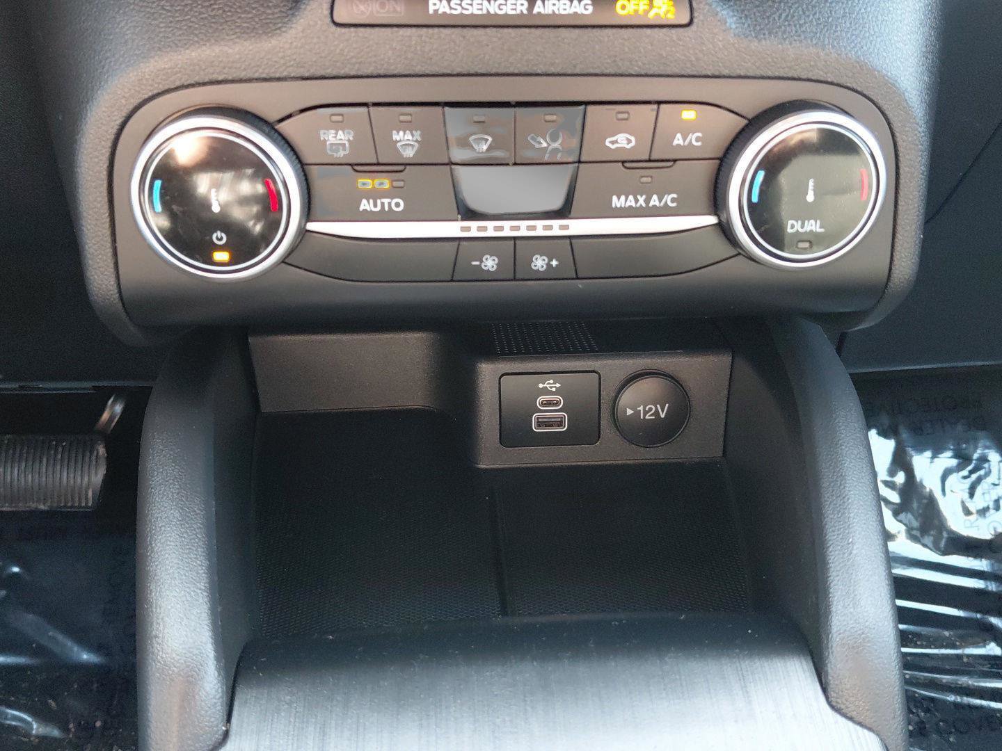 Used 2025 Ford Escape ST-Line image 31
