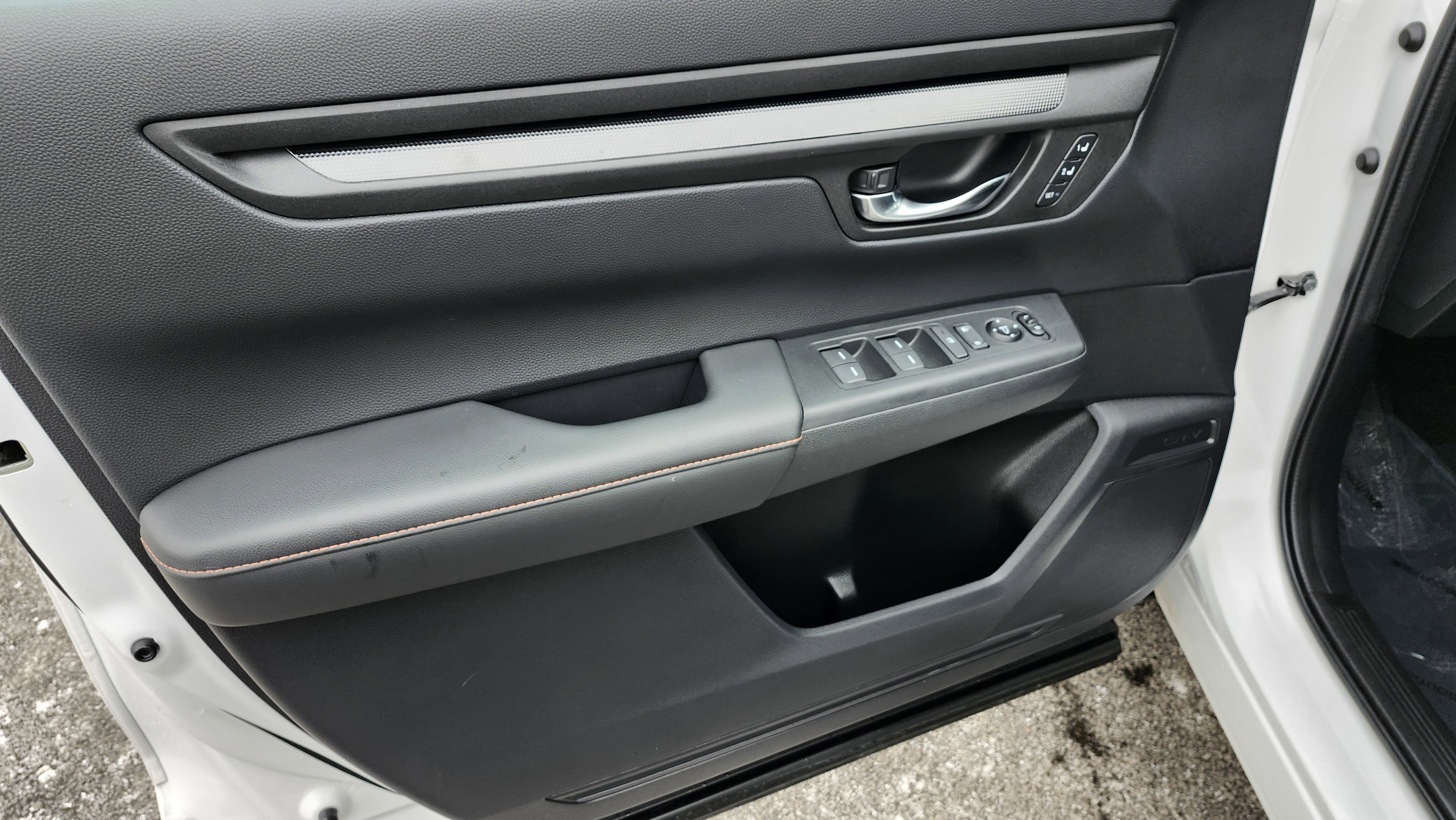 Used 2025 Honda CR-V Sport-L image 28