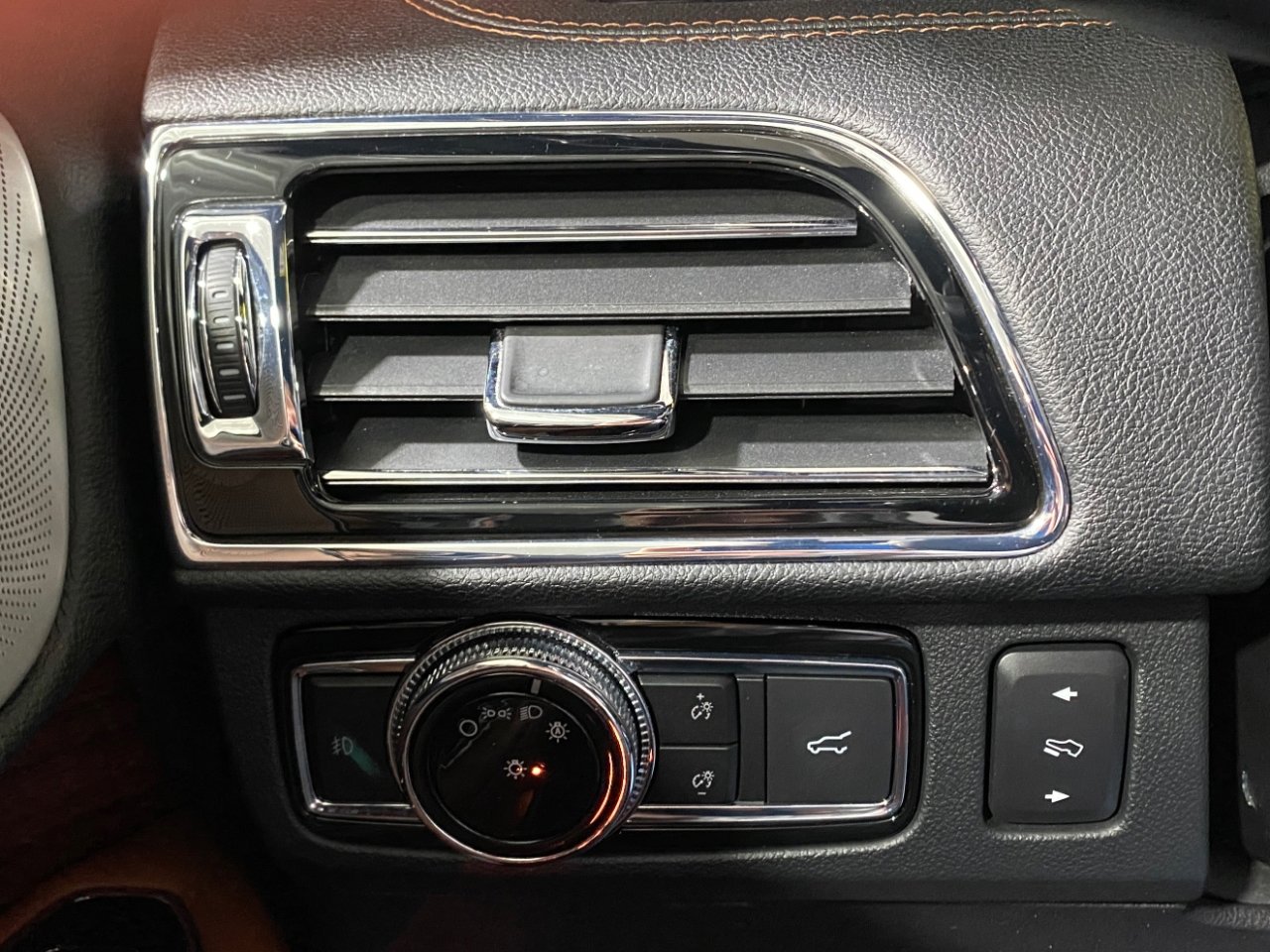 Used 2021 Lincoln Navigator Reserve image 17