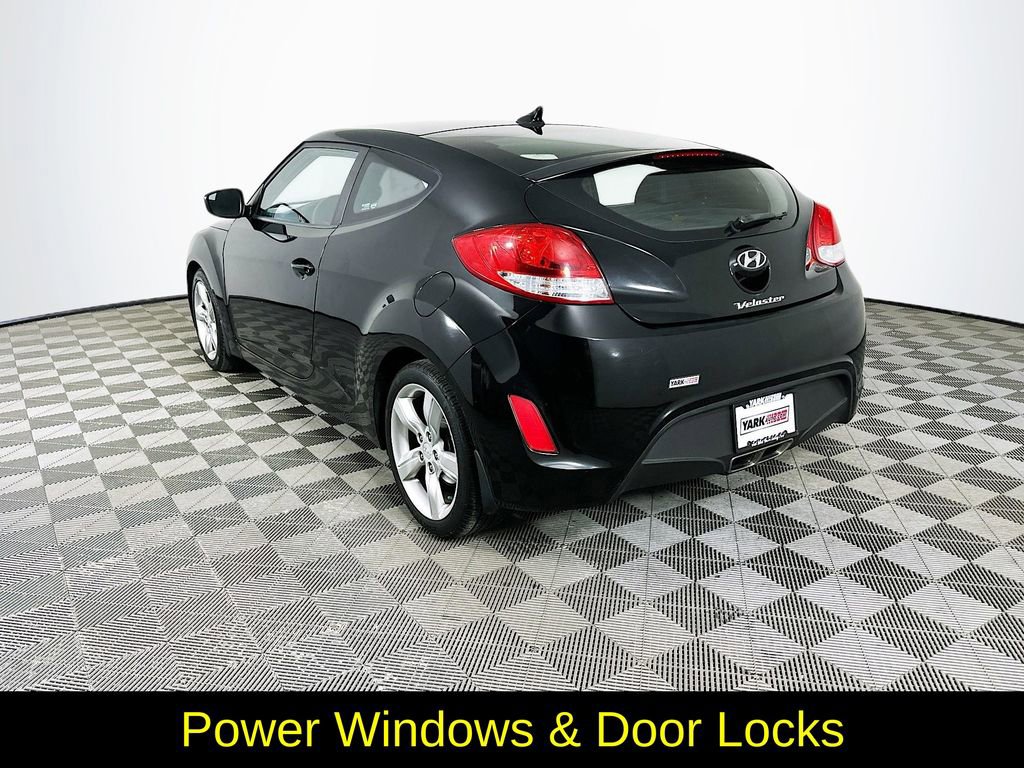 Used 2012 Hyundai Veloster image 7