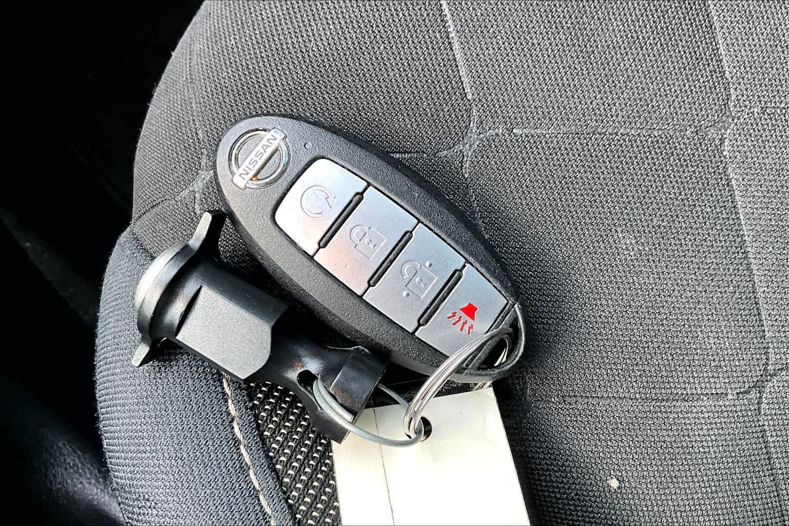 Used 2018 Nissan Kicks SV FWD image 17