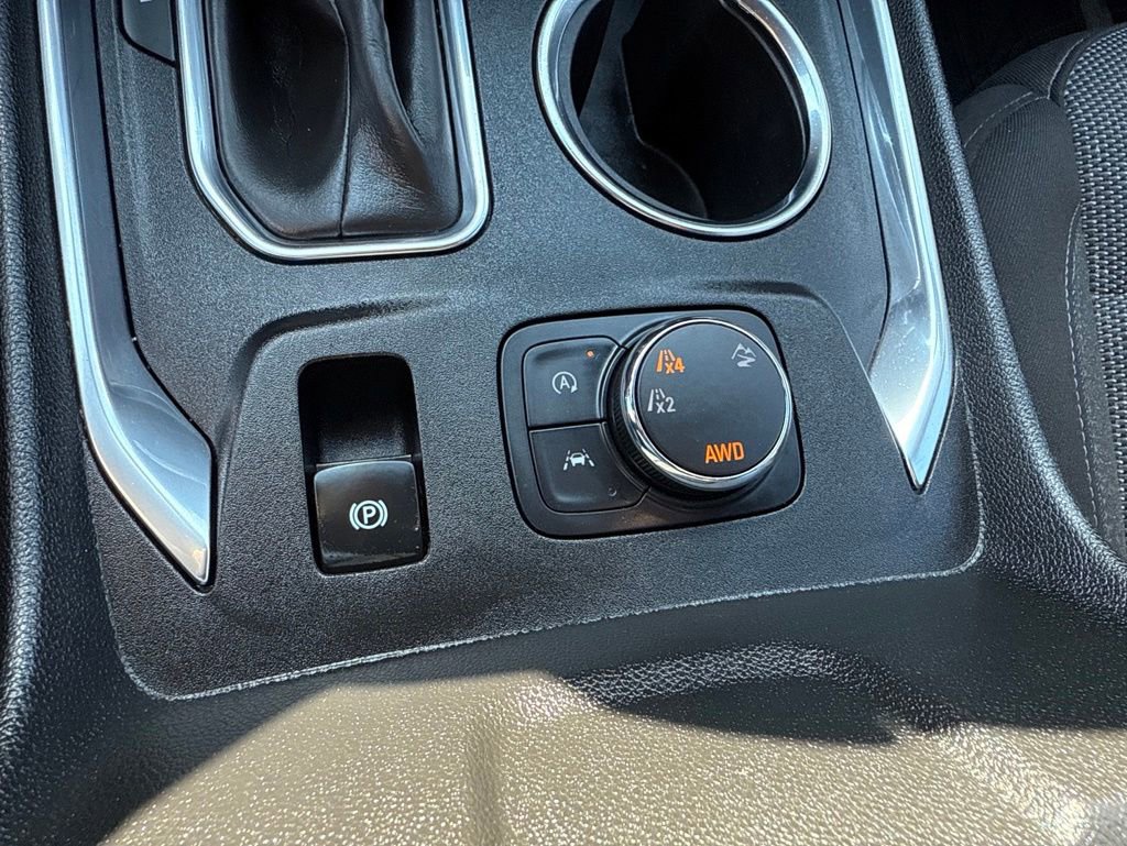 Used 2023 Chevrolet Traverse LT w/ LPO, Floor Liner Package AWD/4WD image 32