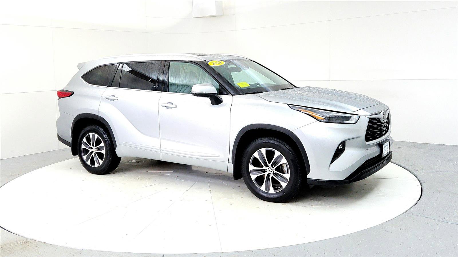 Used 2022 Toyota Highlander XLE image 7