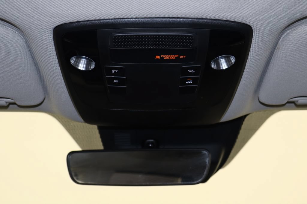 Used 2023 Kia Carnival LX FWD image 25