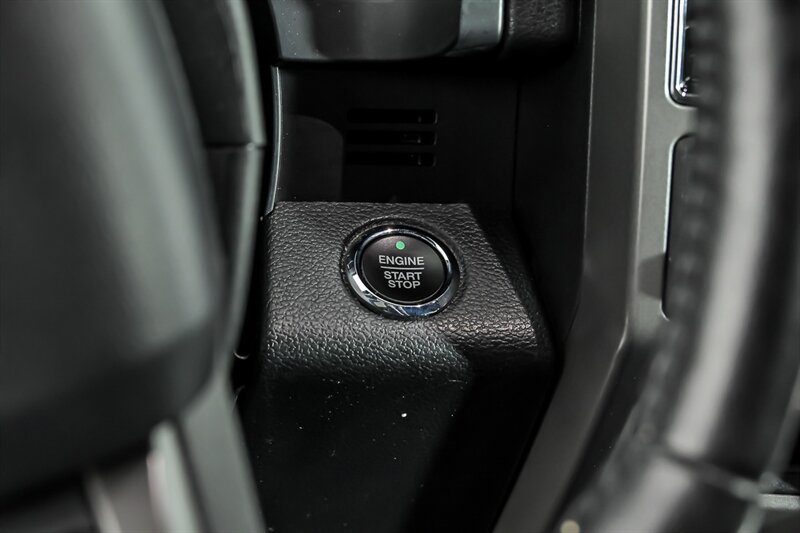 Used 2019 Ford Expedition XLT w/ Equipment Group 201A AWD/4WD image 22